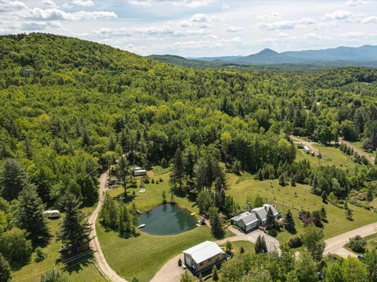7. Single Family Homes for Sale at Hyde Park, VT 05655