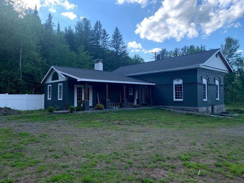 10. Single Family Homes for Sale at Whitefield, NH 03598