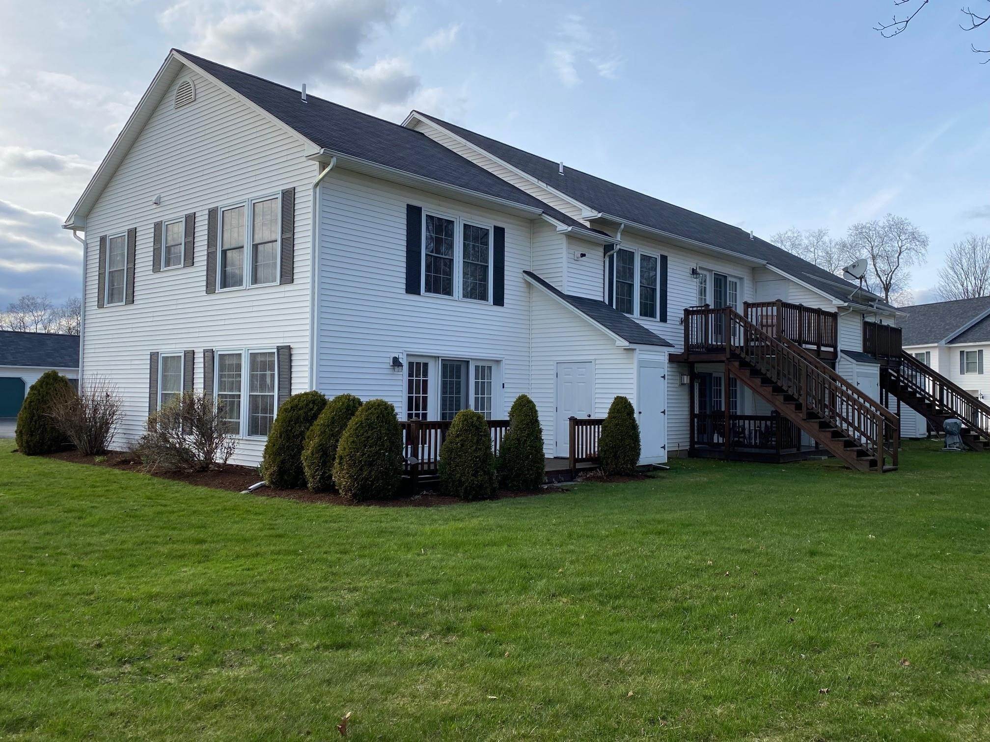 17. Condominiums for Sale at Derby, VT 05829