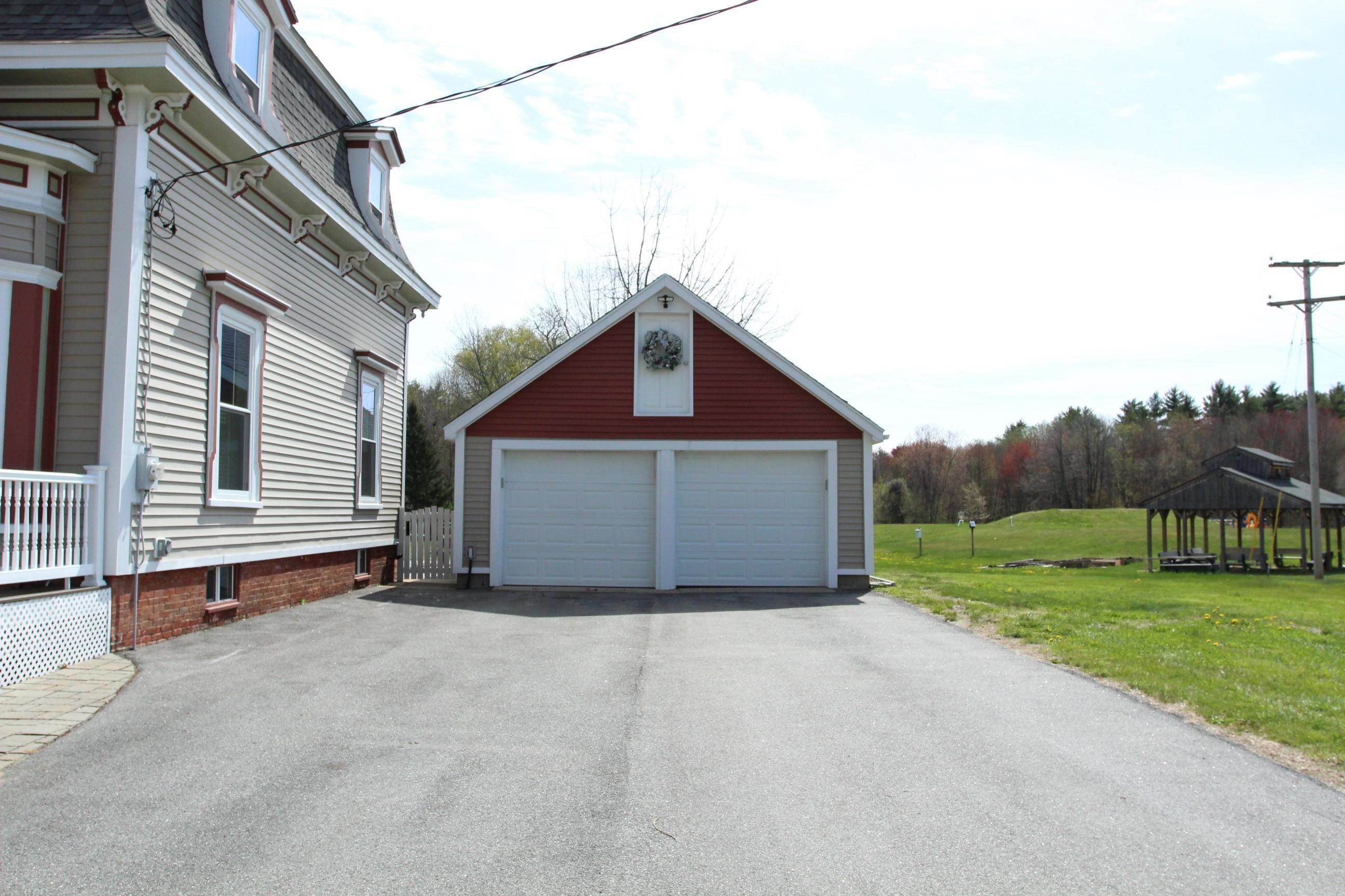 6. Single Family Homes for Sale at Kingston, NH 03848