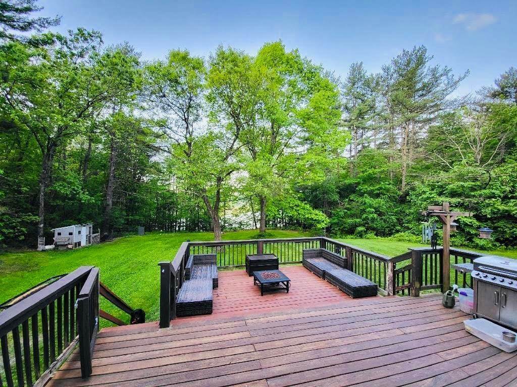 17. Single Family Homes for Sale at Hinsdale, NH 03451