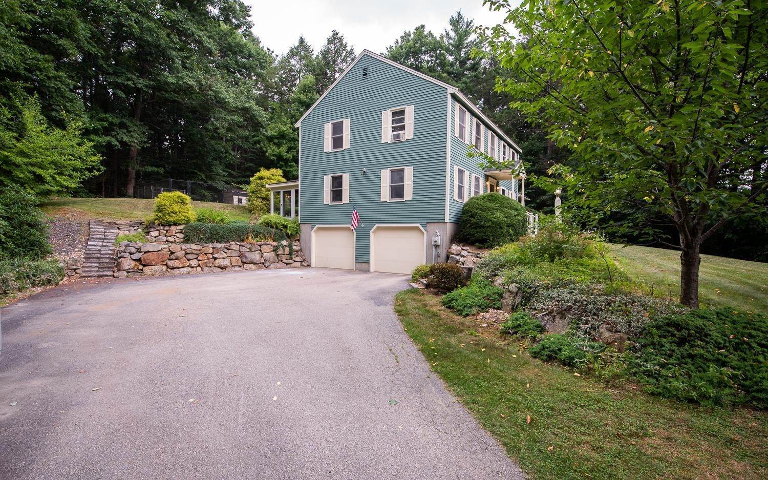 4. Single Family Homes for Sale at Hampstead, NH 03841