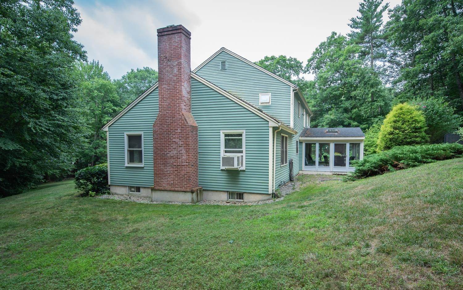 8. Single Family Homes for Sale at Hampstead, NH 03841