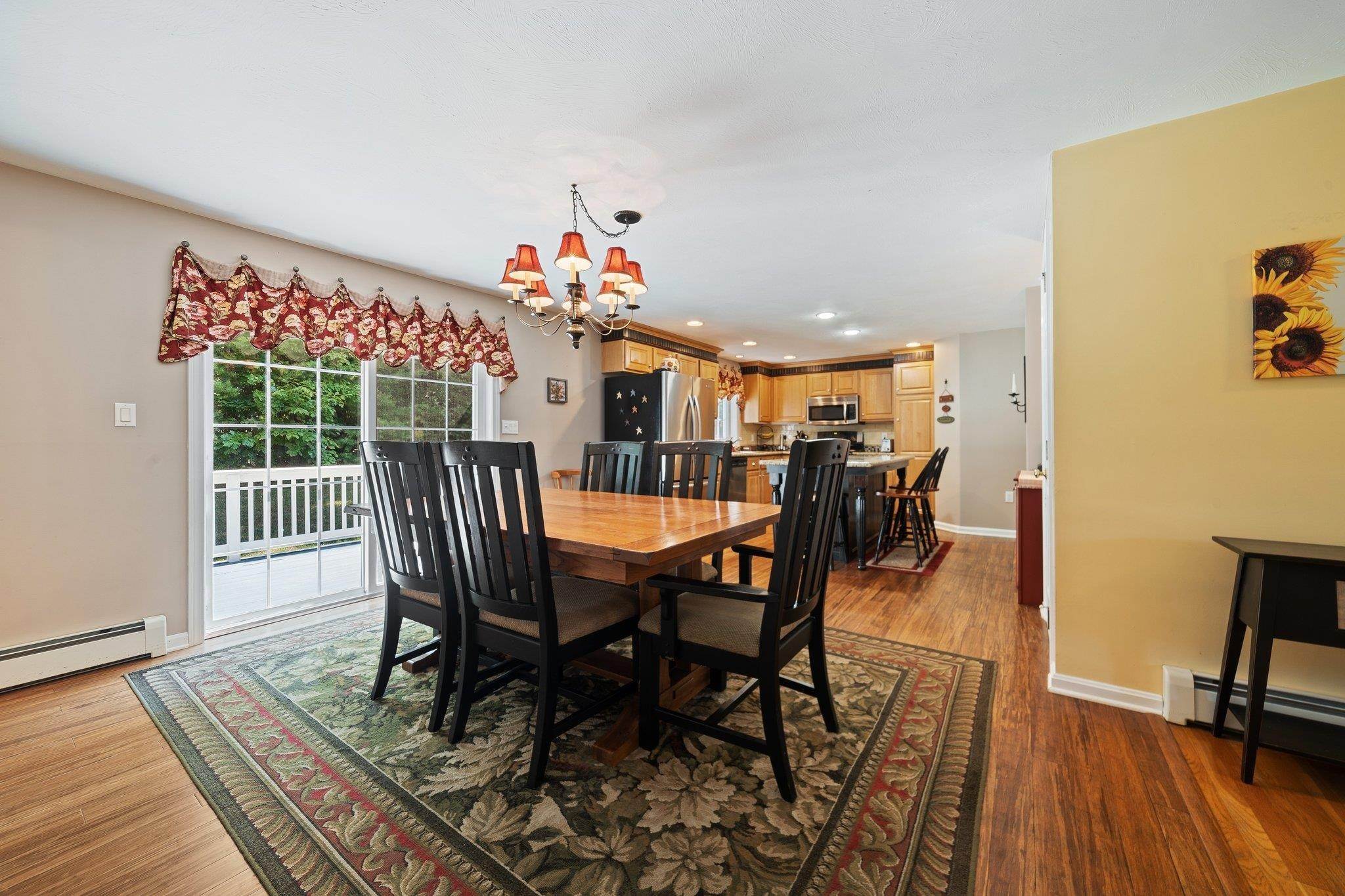9. Single Family Homes for Sale at Londonderry, NH 03053
