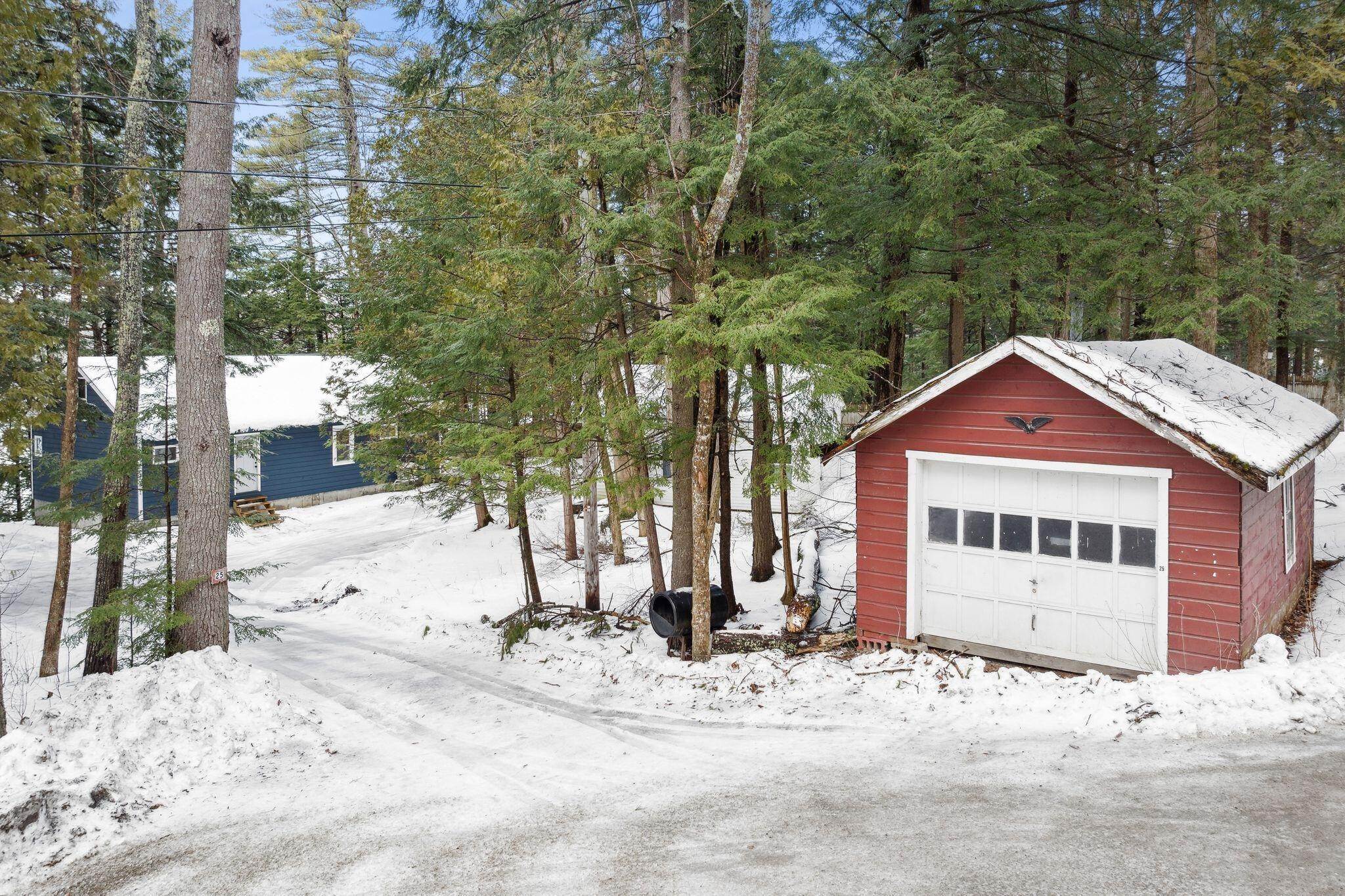 9. Single Family Homes for Sale at Oakland, ME 04963