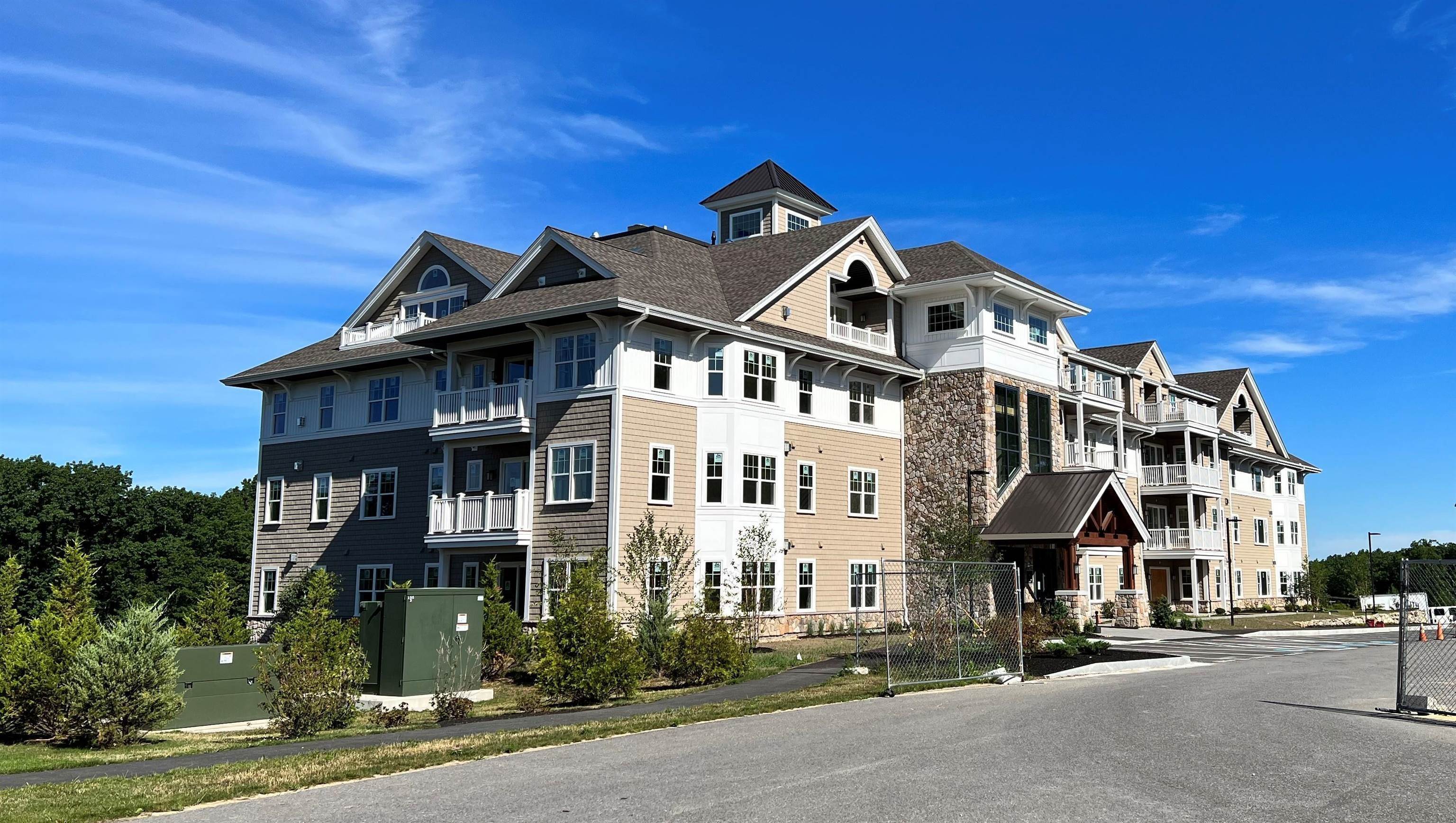 Condominiums for Sale at Atkinson, NH 03811