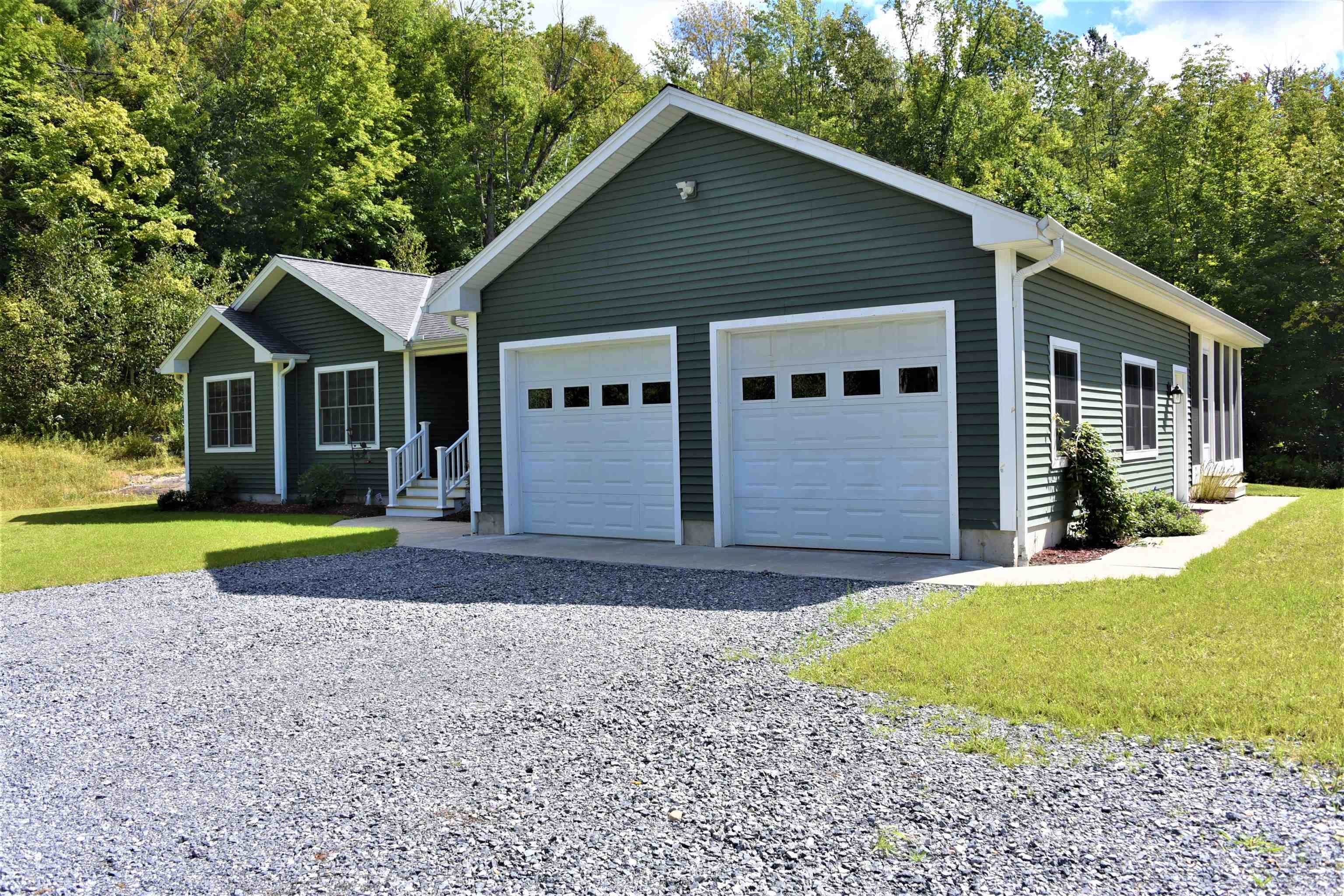 3. Single Family Homes for Sale at Richmond, VT 05477