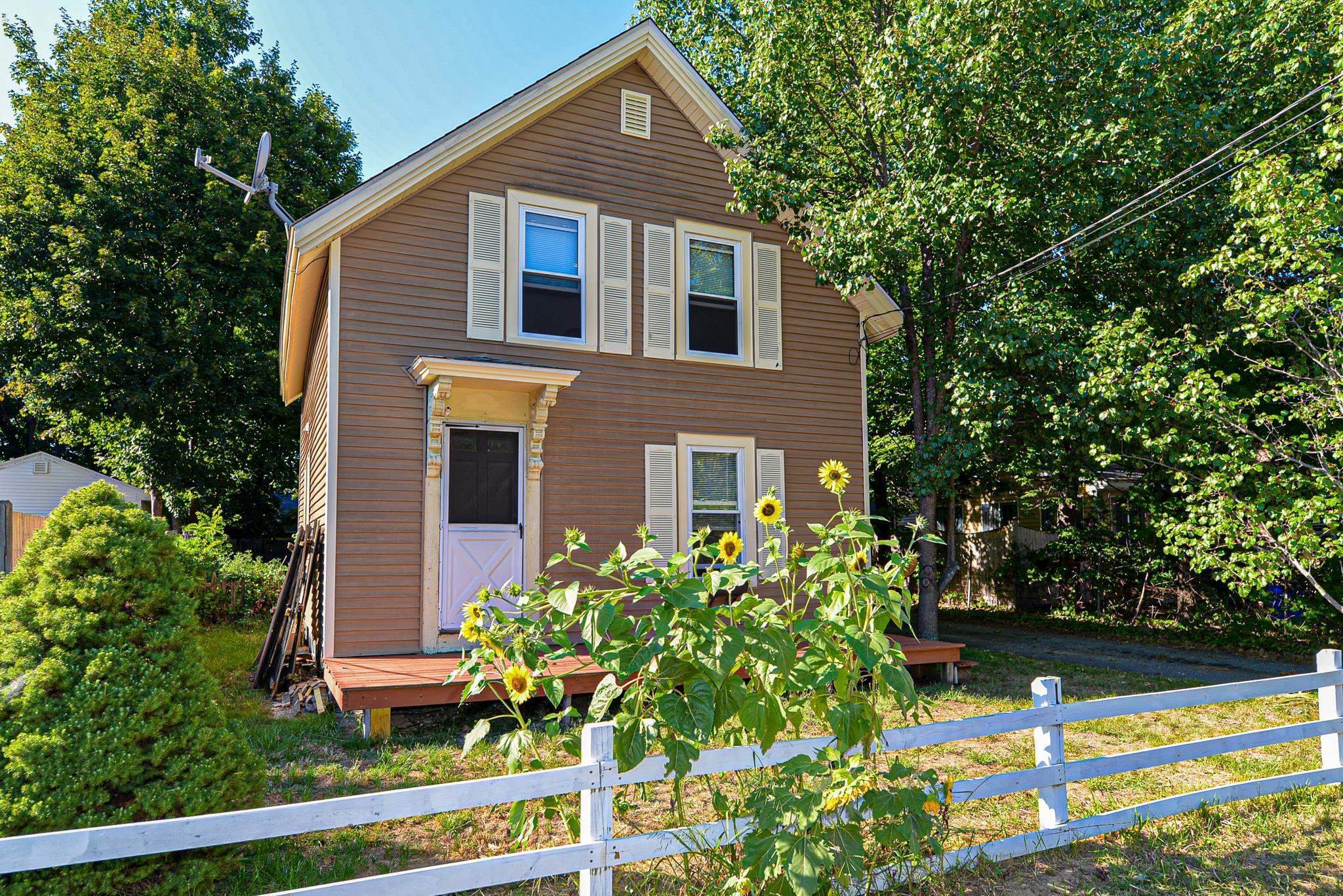 Single Family Homes for Sale at Exeter, NH 03833