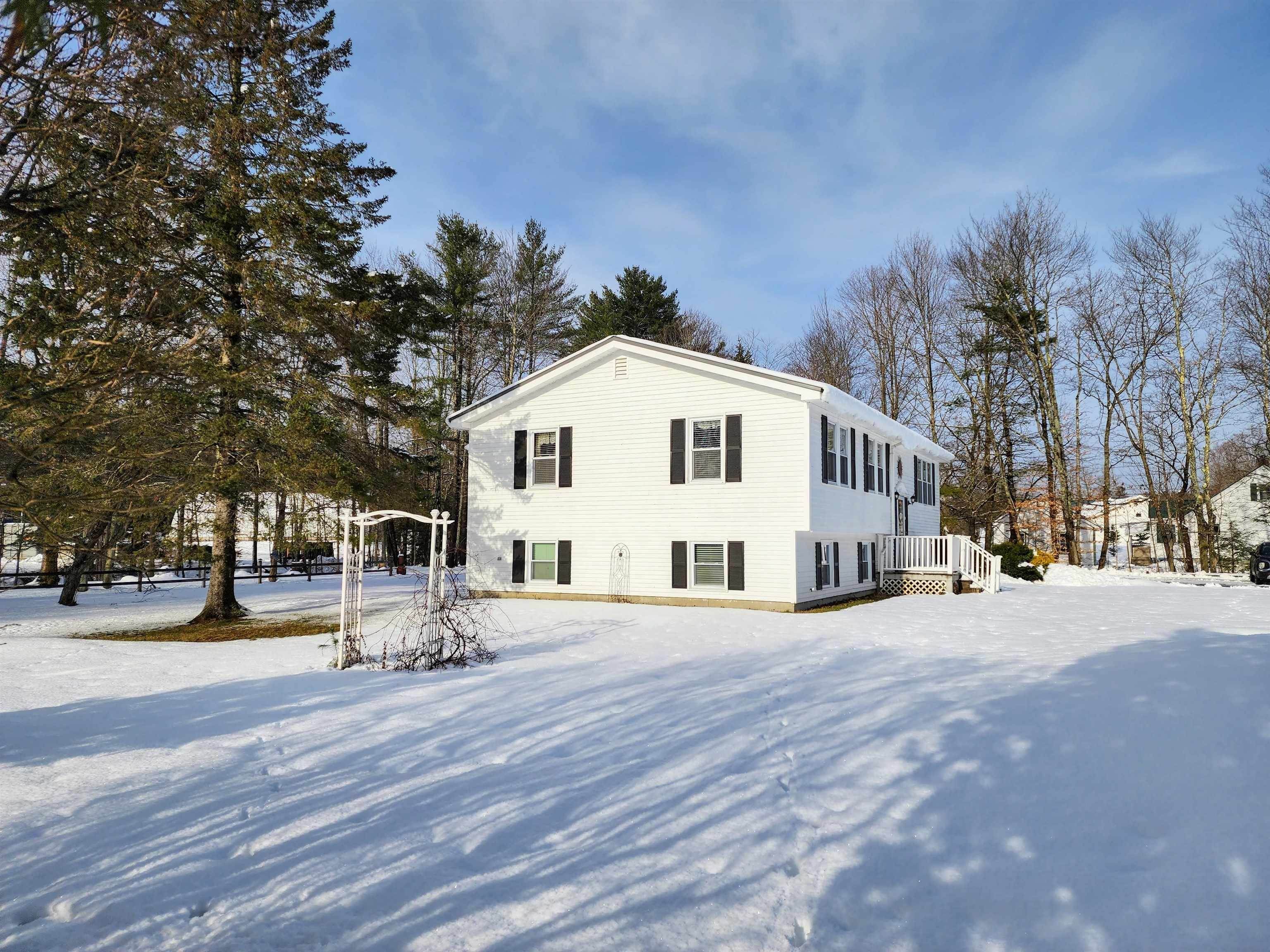8. Single Family Homes for Sale at Monroe, NH 03771