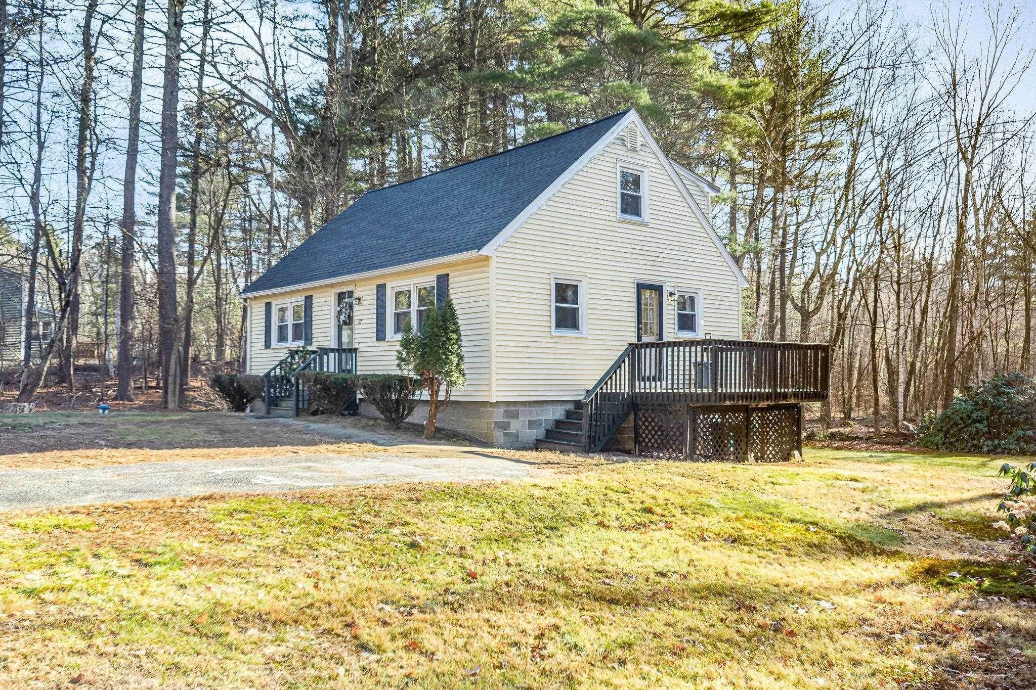Single Family Homes for Sale at Pelham, NH 03076