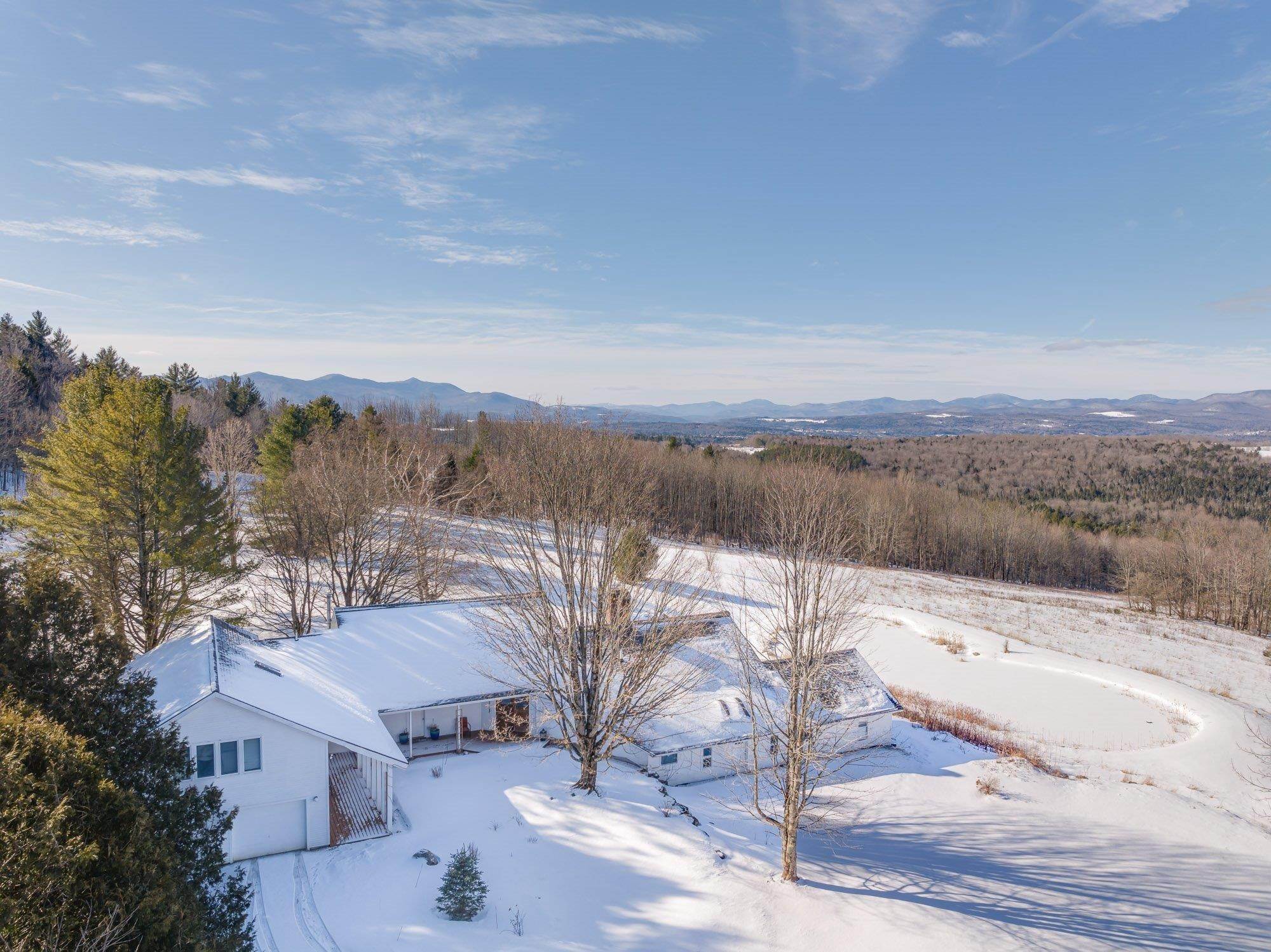 5. Single Family Homes for Sale at Hyde Park, VT 05655
