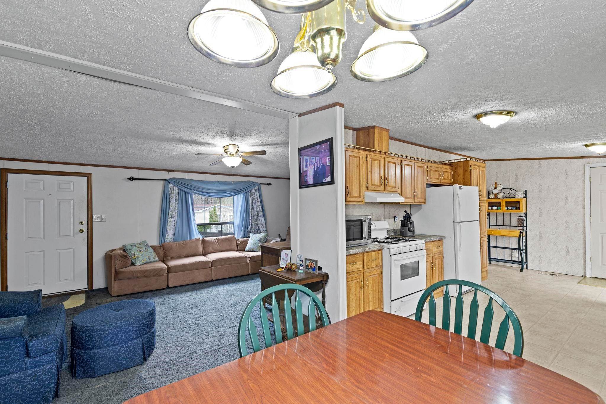 13. Mobile Homes for Sale at Raymond, NH 03077