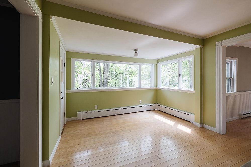 5. Single Family Homes for Sale at Exeter, NH 03833