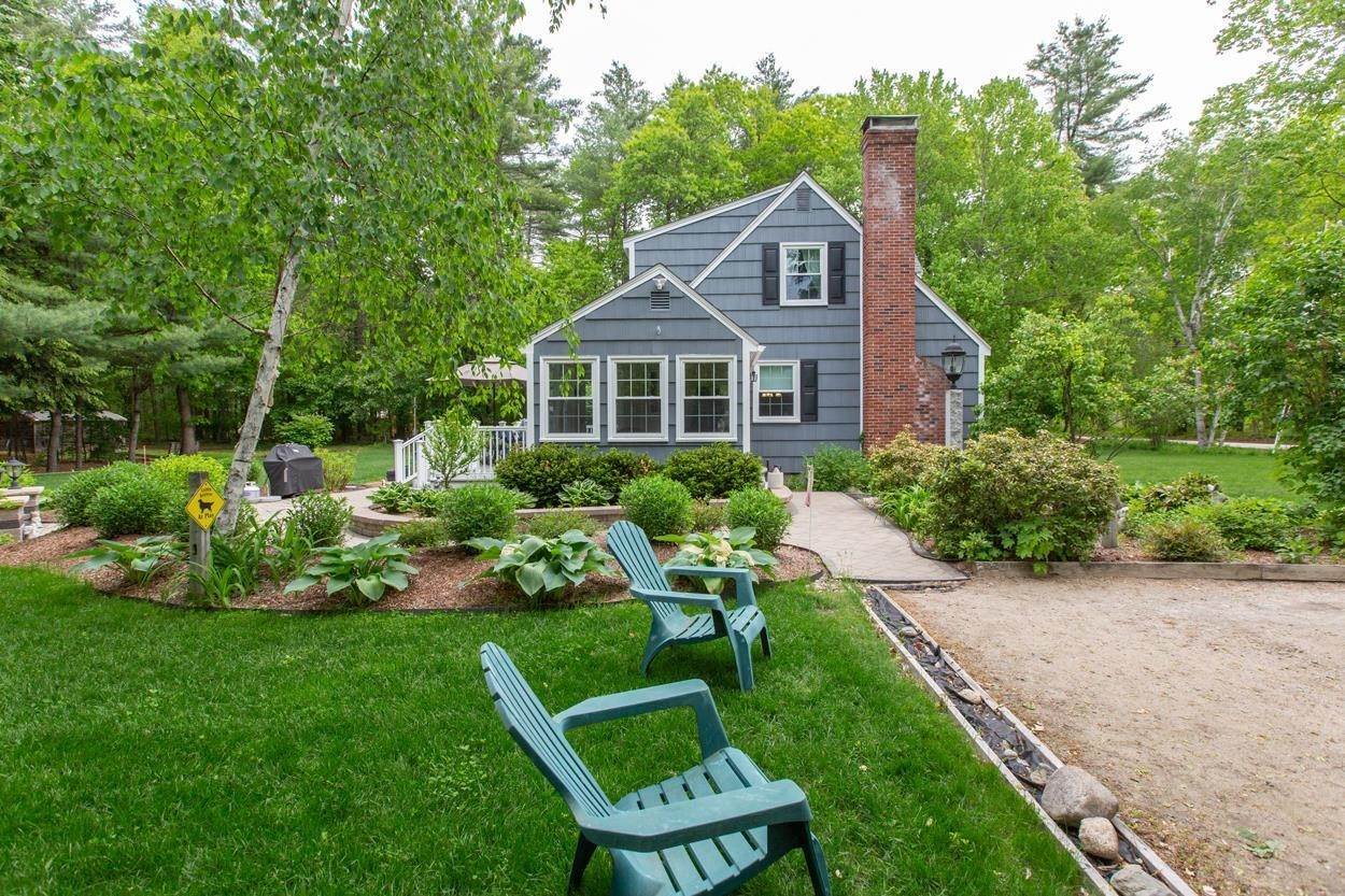 5. Single Family Homes for Sale at Hollis, NH 03049