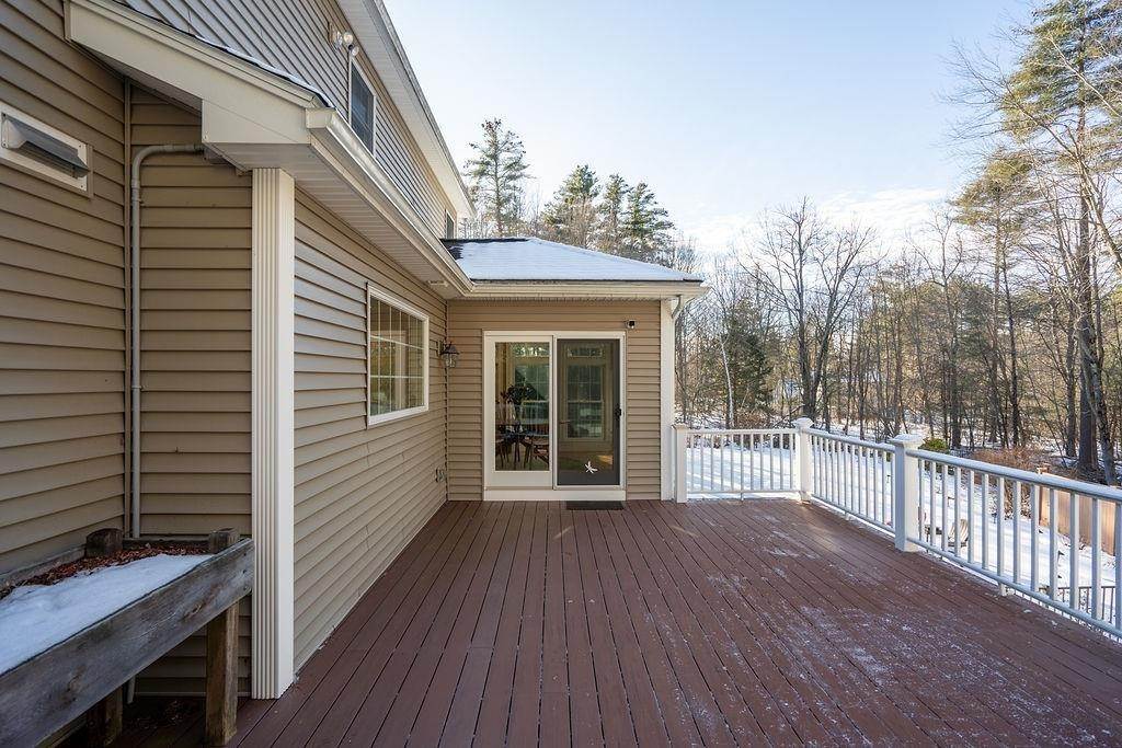 14. Single Family Homes for Sale at Dover, NH 03820