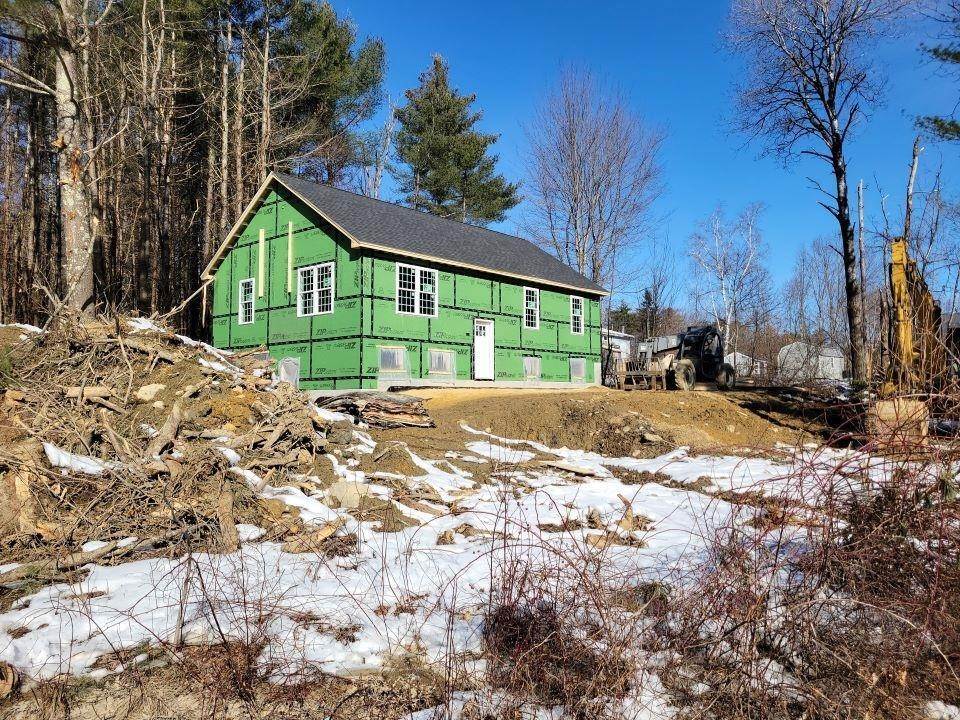 Single Family Homes for Sale at Barnstead, NH 03225