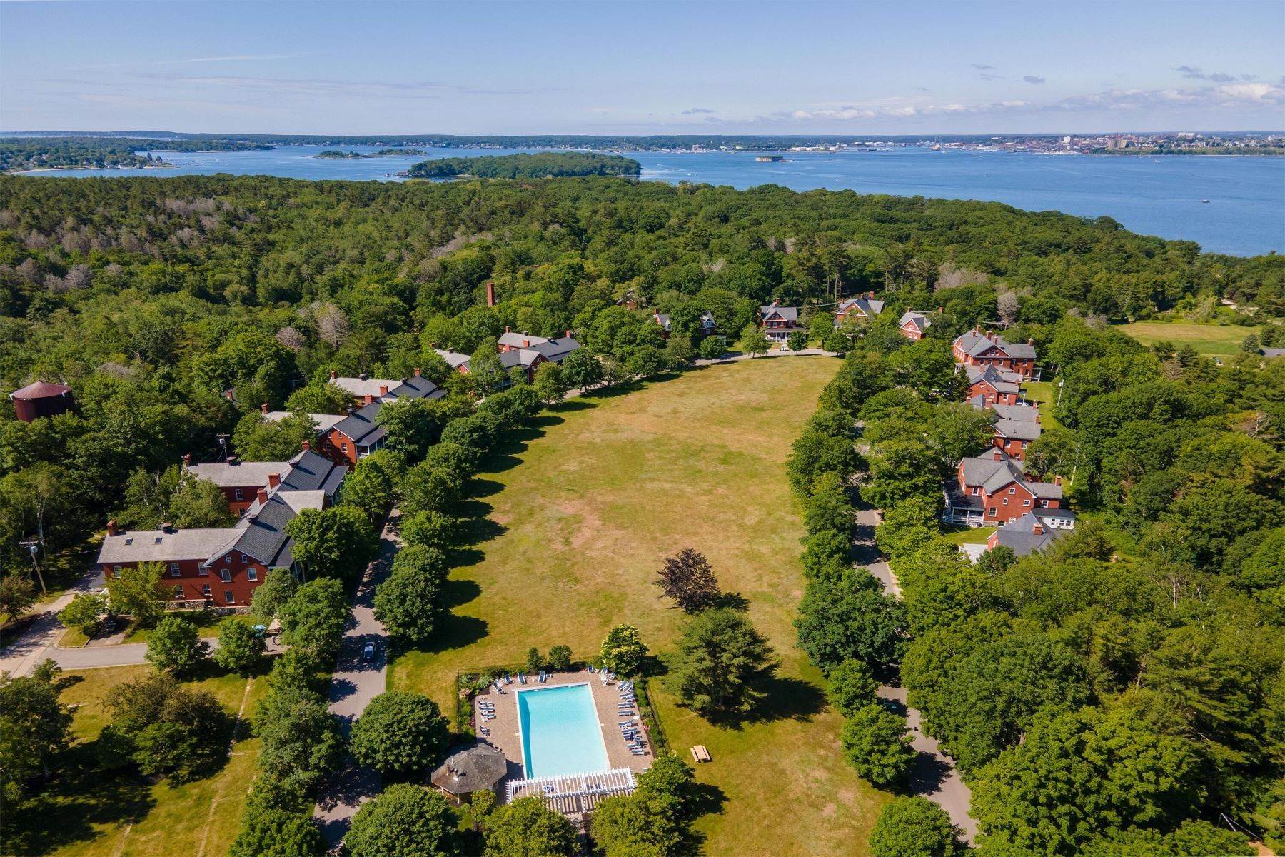 30. Single Family Homes for Sale at 88 Mckinley Court (diamond Cove) Portland, ME 04109
