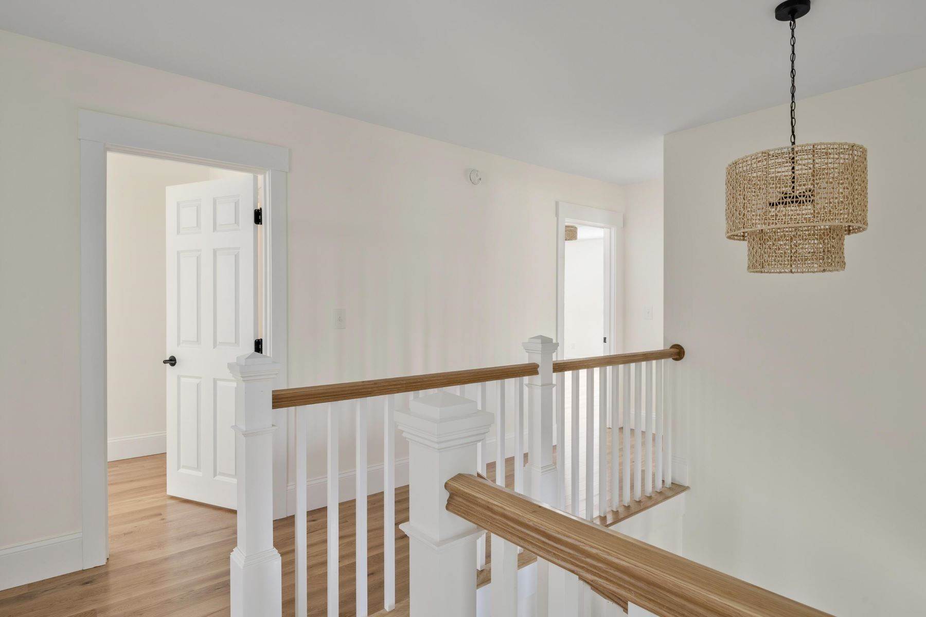 34. Single Family Homes for Sale at Cumberland Foreside, ME 04110